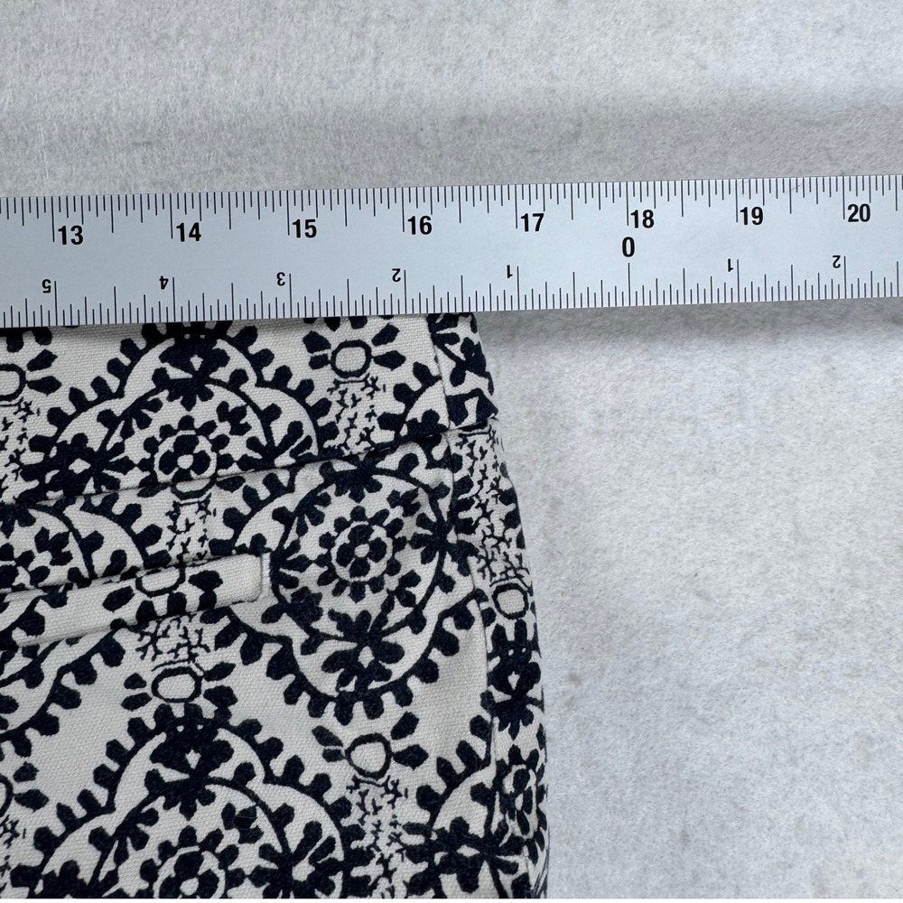 Ann Taylor LOFT Marisa Riviera Pants Womens 4 Black White Medallion Cropped 4 - Picture 7 of 11